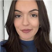 Etudiante qui essayera de rendre l’apprentissage ludique et captivant pour vos enfants !